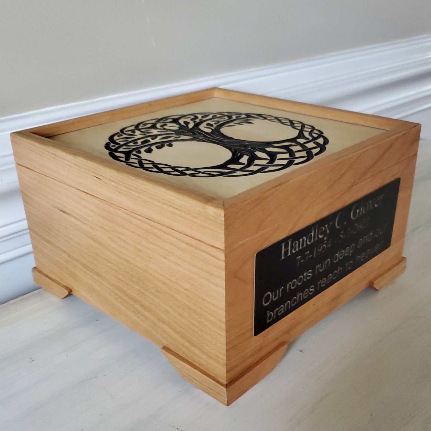 wood box urn