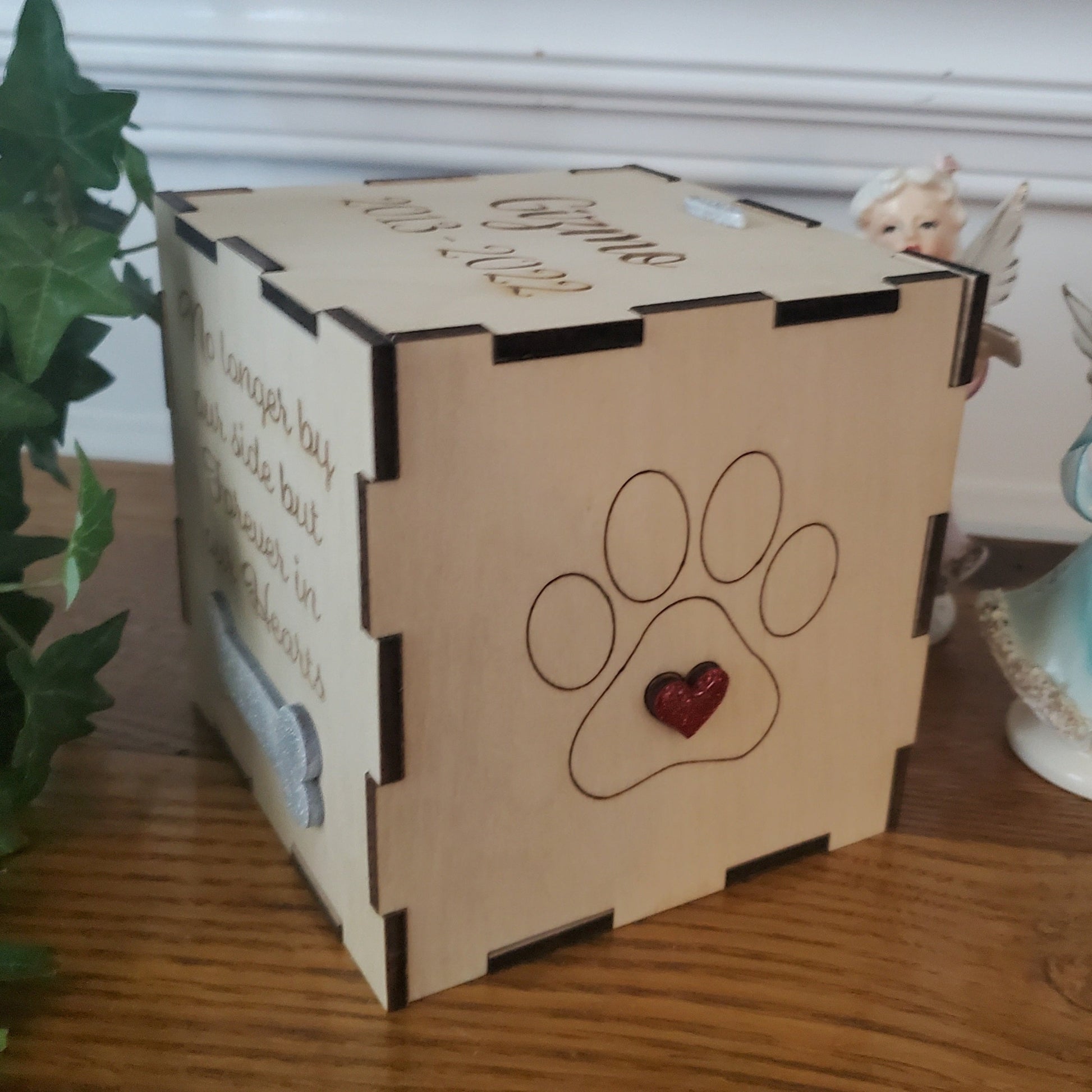 cremation urn personalized for pet cremains