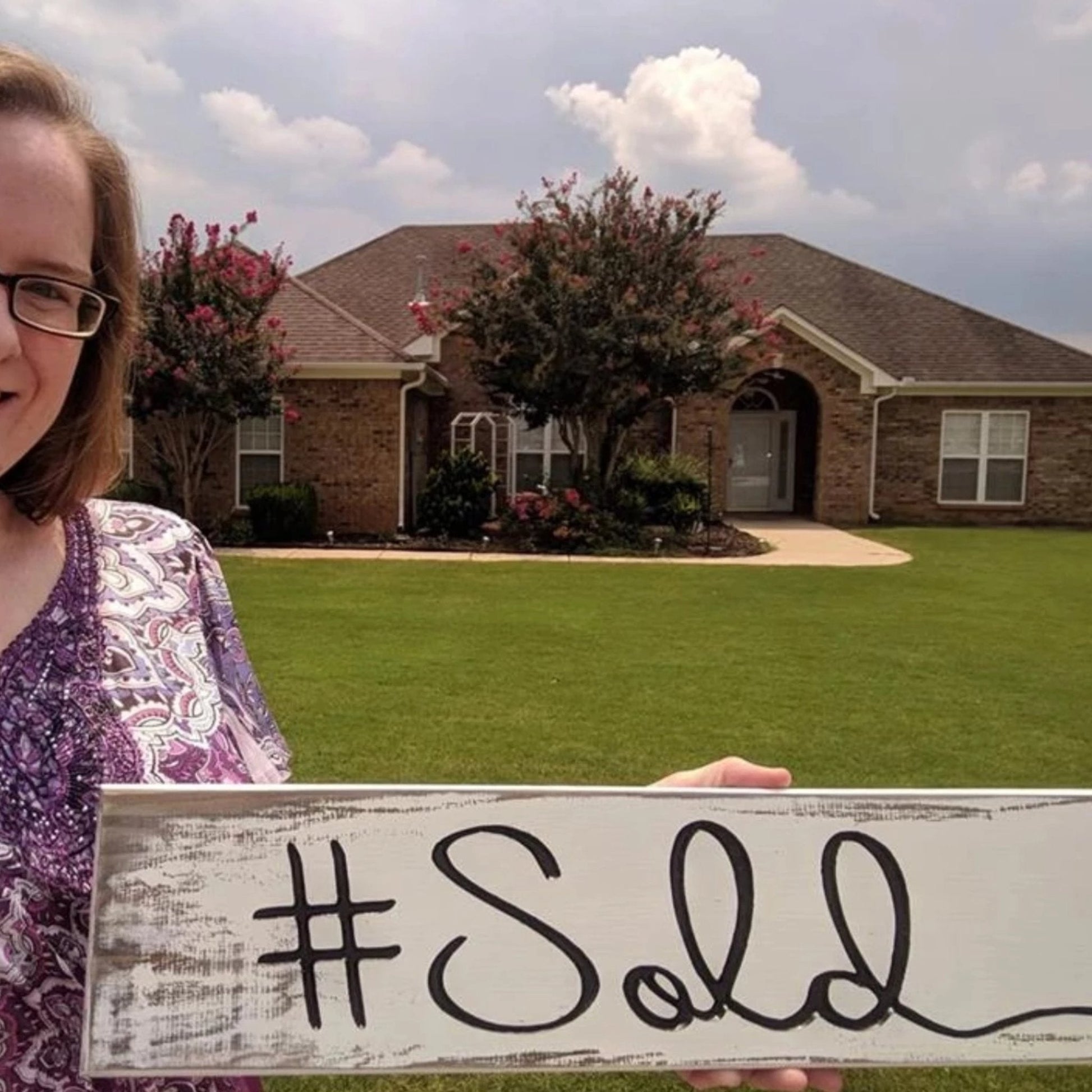 sold sign for real estate agent